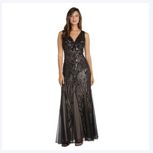 NWT Women's R and M Richard's sequined V neck black Godet Gown size 16W